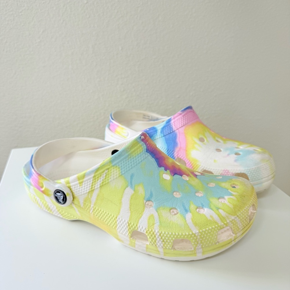 Crocs White Colorful Tye Dye Classic Clogs Women’s Size 9